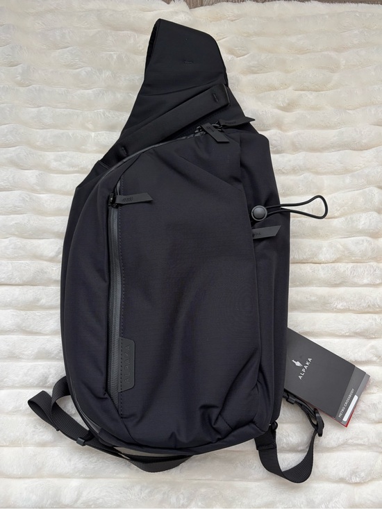 Alpaka Other - Alpaka - Metro Crossbody Bag - Right ShoulderCarry - Black - NWT